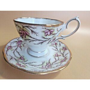vintage Royal Albert fine bone china tea cup and saucer set "Heather Bell" 1940